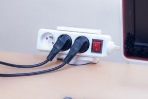 Rallonge multiprise et enrouleur